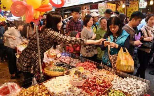 廣東人嘅新年，都系從辦年貨開始