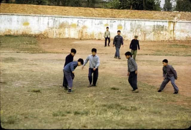 1972年嘅廣州校園生活，當(dāng)時(shí)啲學(xué)生哥能文能武！