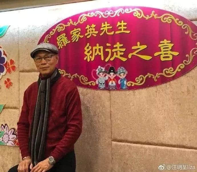 這位自帶BGM的喜劇演員身上，有你不知道的香港粵劇浮沉史