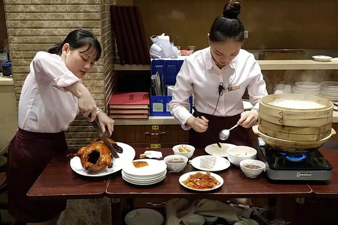 餐飲界有兩種老闆：一種是生意人，另一種是匠人……