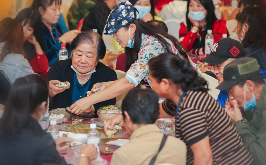 ▲吉林老百姓吃上江蘇固城湖大閘蟹、生蠔 美團(tuán)優(yōu)選供圖