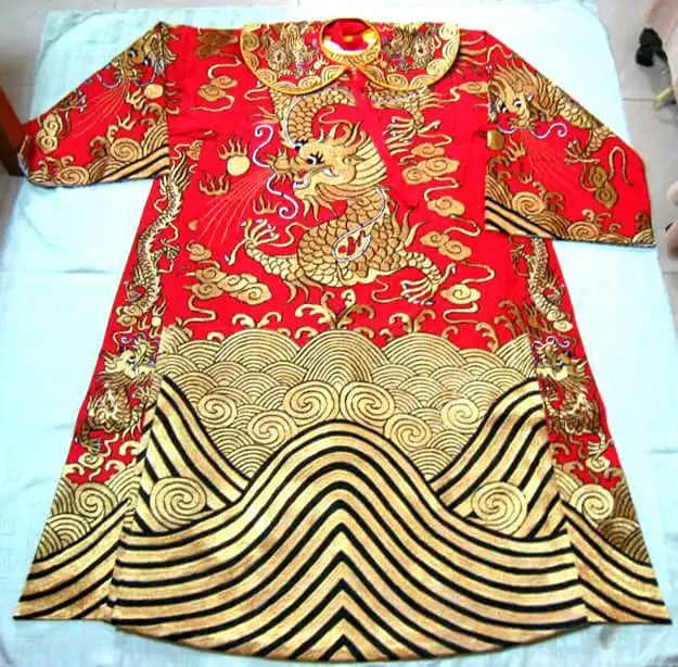 蘇連兒的戲服繡品藝術(shù)創(chuàng)作生涯 || 莫澤輝