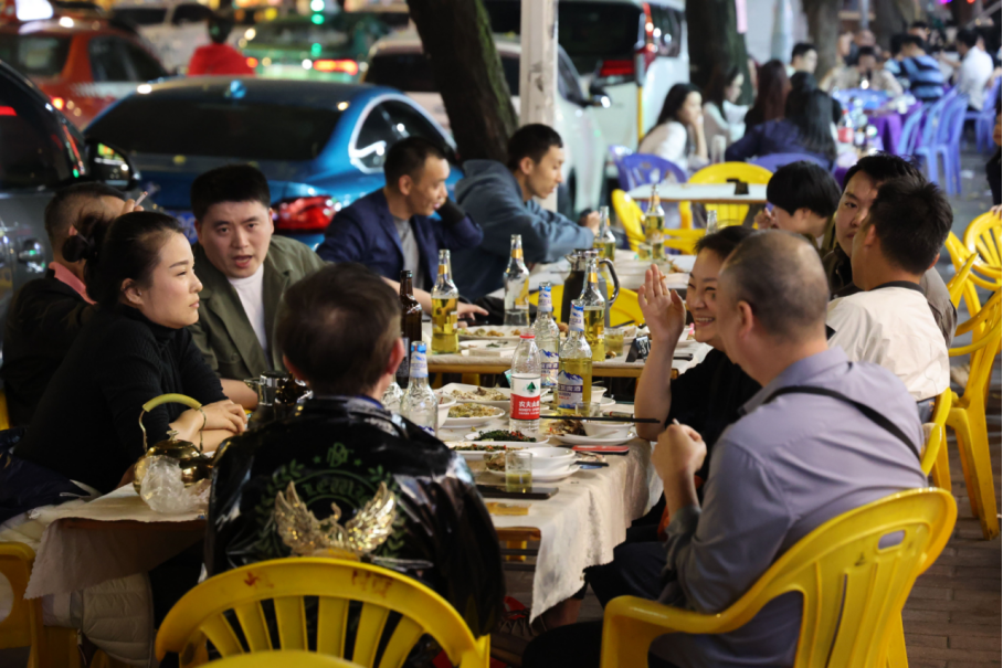 寶業(yè)路宵夜街撤場(chǎng)的痛，只有廣州為食夜貓才懂！